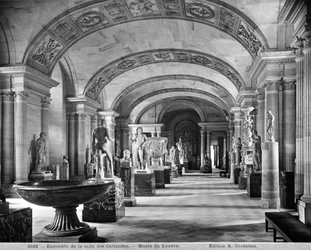 Uitzicht op de kariatidenzaal in het Louvre, c.1900-04